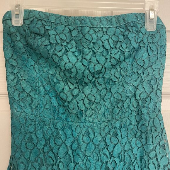Hollister mini lace dress in turquoise with white lace trim - Picture 2 of 7